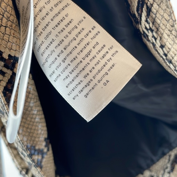 NWT Good American Oversized Snake Coat SIZE 2 - Picture 9 of 10